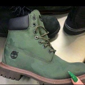 ✨BRAND NEW!✨Forest Green Camo Timberland